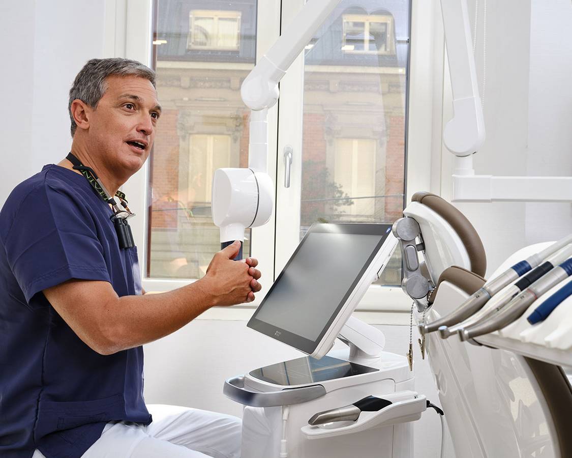 Dr. Marco Toia at the Vercelli 42 Dental Practice in central Milan